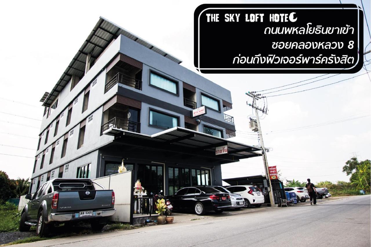 The Sky Loft Hotel Патхумтхані Екстер'єр фото